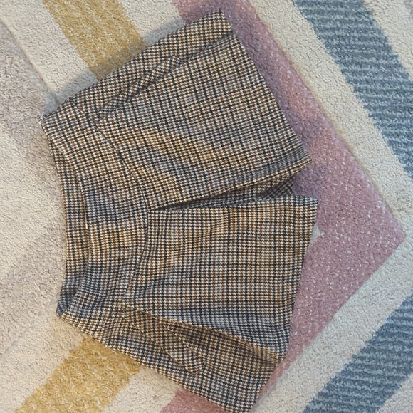 Houndstooth pattered pleated shorts - Picture 1 of 5